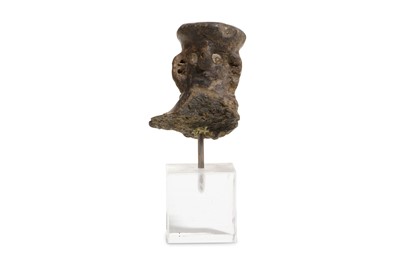 Lot 66 - A TERRACOTTA HEAD OF AN IDOL Circa 3rd - 2nd...