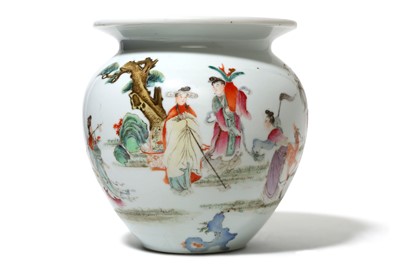 Lot 502 - A CHINESE FAMILLE ROSE 'IMMORTAL MAIDENS' JAR....