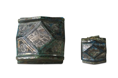 Lot 95 - TWO ROMAN BRONZE ORNAMENTAL NAILS Circa 1st -...