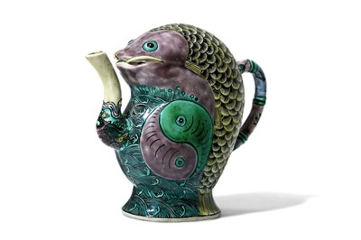 Lot 347 - A CHINESE FAMILLE VERTE 'CARP' CADOGAN TEAPOT....