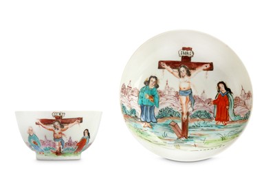 Lot 362 - A CHINESE DUTCH-DECORATED 'CRUCIFIXION' CUP...