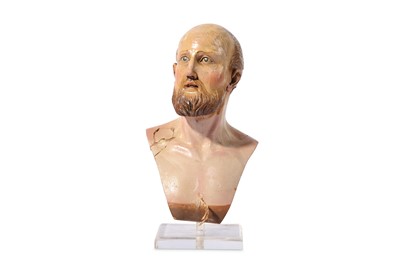 Lot 31 - AN 18TH CENTURY NEAPOLITAN CARVED WOOD AND POLYCHROME DECORATED BUST OF A MAN
