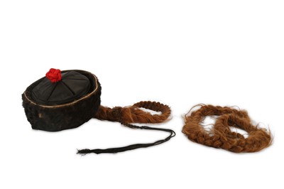 Lot 303 - A CHINESE MANCHU HAT WITH A QUEUE. Late Qing...