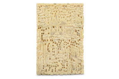 Lot 165 - A CHINESE CANTON CARVED IVORY CARD CASE. Qing...