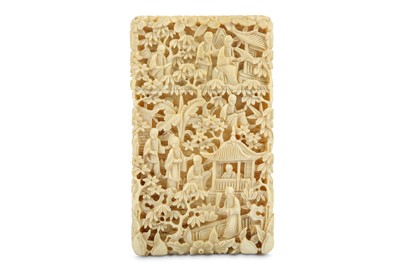 Lot 155 - A CHINESE CANTON CARVED IVORY CARD CASE. Qing...