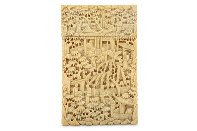 Lot 158 - A CHINESE CANTON CARVED IVORY CARD CASE. Qing...