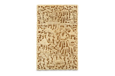 Lot 154 - A CHINESE CANTON CARVED IVORY CARD CASE. Qing...
