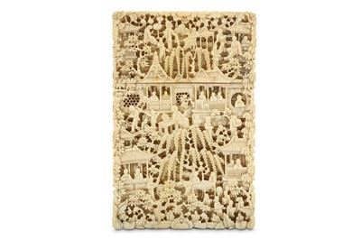 Lot 159 - A CHINESE CANTON CARVED IVORY CARD CASE. Qing...