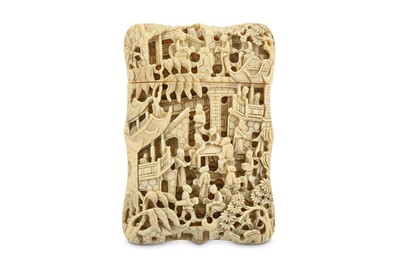 Lot 167 - A CHINESE CANTON CARVED IVORY CARD CASE. Qing...