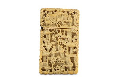 Lot 170 - A CHINESE CANTON CARVED IVORY CARD CASE. Qing...