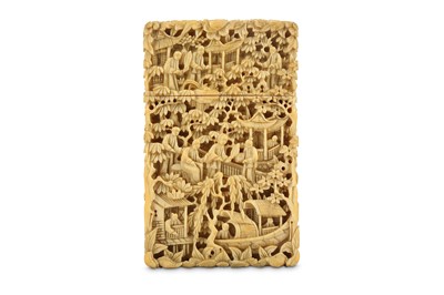 Lot 162 - A CHINESE CANTON CARVED IVORY CARD CASE. Qing...