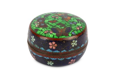 Lot 173 - A CHINESE CIRCULAR CLOISONNE BOX AND COVER....