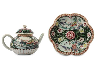 Lot 352 - A CHINESE FAMILLE NOIR 'CHRYSANTHEMUM' TEAPOT...
