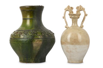 Lot 185 - A CHINESE AMPHORA AND A GREEN-GLAZED VASE. Han...