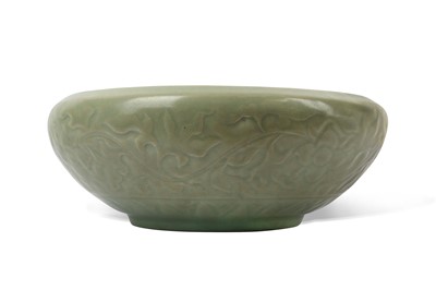 Lot 204 - A CHINESE LONGQUAN CELADON BOWL. Ming Dynasty....