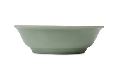 Lot 207 - A CHINESE LONGQUAN CELADON BOWL. Early Ming...