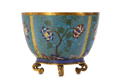 Lot 856 - A CHINESE CLOISONNÉ ENAMEL QUATREFOIL...