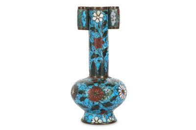 Lot 237 - A CHINESE CLOISONNÉ ENAMEL ARROW VASE. Ming...