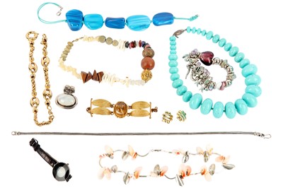 Lot 126 - A group of costume jewellery (10)