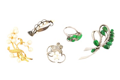 Lot 122 - A group of jewellery, Including a cultured...