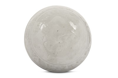 Lot 207 - A CHINESE CIRCULAR WHITE-GLAZED 'DRAGON' BOX...