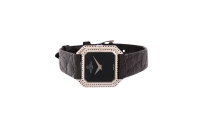 Lot 97 - BAUME & MERCIER. A LADIES 18K WHITE GOLD...