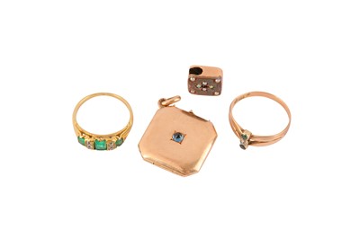 Lot 157 - An emerald and diamond ring and a locket, a...