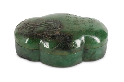 Lot 235 - A CHINESE SPINACH JADE QUATERLOBE BOX AND...