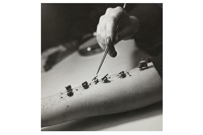 Lot 208 - ROBERT DOISNEAU (1912-1994) A FLEA TOWS A GUN...
