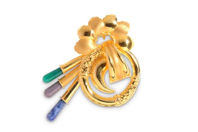 Lot 341 - A large brooch with hardstone accents, of...
