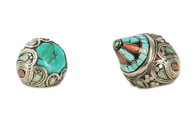Lot 387 - AN OVERSIZED ANTIQUE WHITE METAL BERBER TYPE DRESS RING