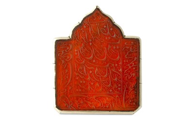 Lot 159 - A CARNELIAN SEAL WITH AMBER KNOB
