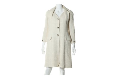 Lot 130 - Christian Dior White Boucle Coat - size 38
