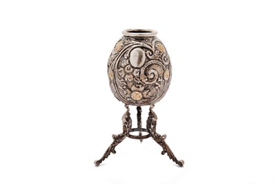 Lot 832 - A 20th century Argentinian 800 standard silver mate cup and straw