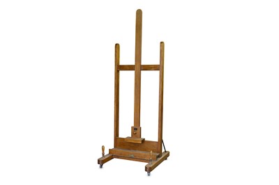 Lot 268 - A LARGE EARLY 20TH CENTURY OAK ARTIST'S...