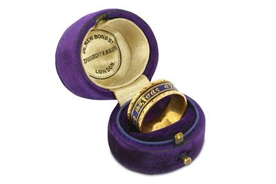Lot 54 - A COMMEMORATIVE ENAMEL AND GOLD LOVE TOKEN...