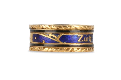 Lot 54 - A COMMEMORATIVE ENAMEL AND GOLD LOVE TOKEN...