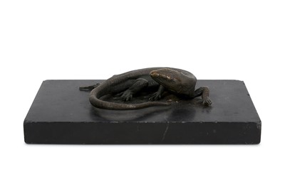 Lot 6 - A 19TH CENTURY BRONZE MODEL OF A LIZARD,...
