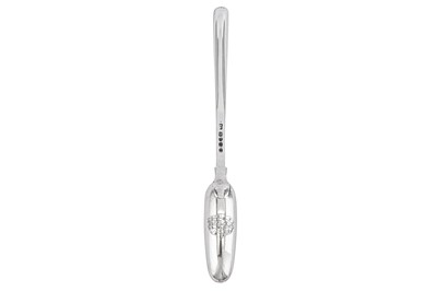 Lot 343 - A George IV sterling silver marrow scoop, London 1829 by William Eaton