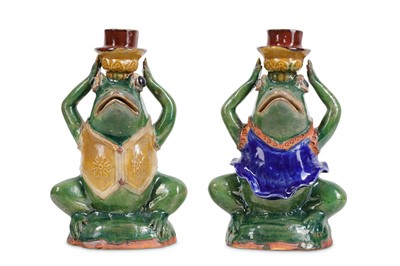 Lot 131 - A PAIR OF 20TH CENTURY JAPANESE GLAZED CERAMIC...