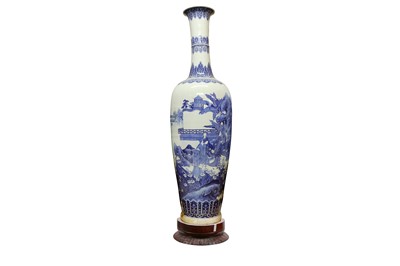 Lot 614 - A MASSIVE CHINESE BLUE AND WHITE VASE.