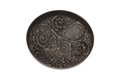 Lot 633 - A CHINESE JIZHOU BOWL WITH GURI DESIGN