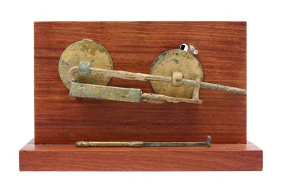 Lot 785 - A CHINESE GILT-BRONZE LOCK AND KEY.