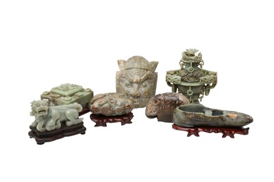 Lot 700 - A CHINESE PALE CELADON JADE BRUSH WASHER
