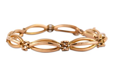 Lot 18 - A fancy-link bracelet