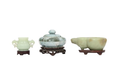 Lot 509 - THREE CHINESE JADE AND JADEITE VESSELS.