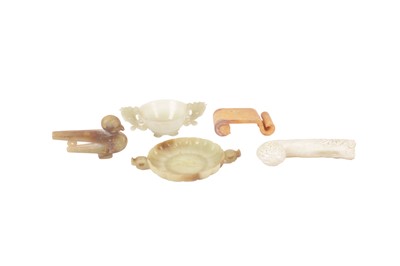 Lot 563 - FIVE CHINESE JADE ORNAMENTS