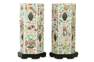 Lot 321 - A PAIR OF CHINESE FAMILLE ROSE HEXAGONAL HAT STANDS.