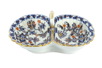 Lot 56 - A Meissen blue onion pattern serving dish,...