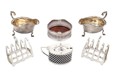 Lot 97 - A mixed group of sterling table silver...
